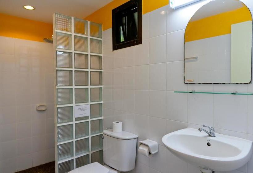 فندق Full Moon Beach Resort