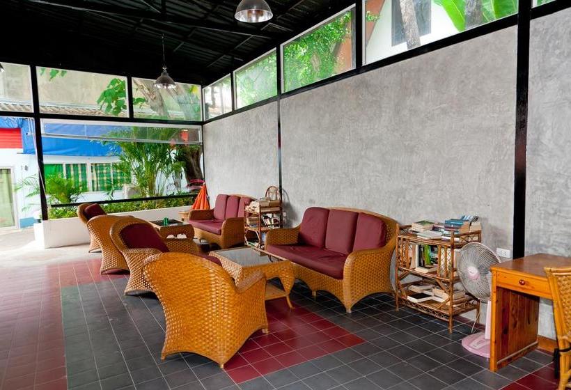 فندق Full Moon Beach Resort