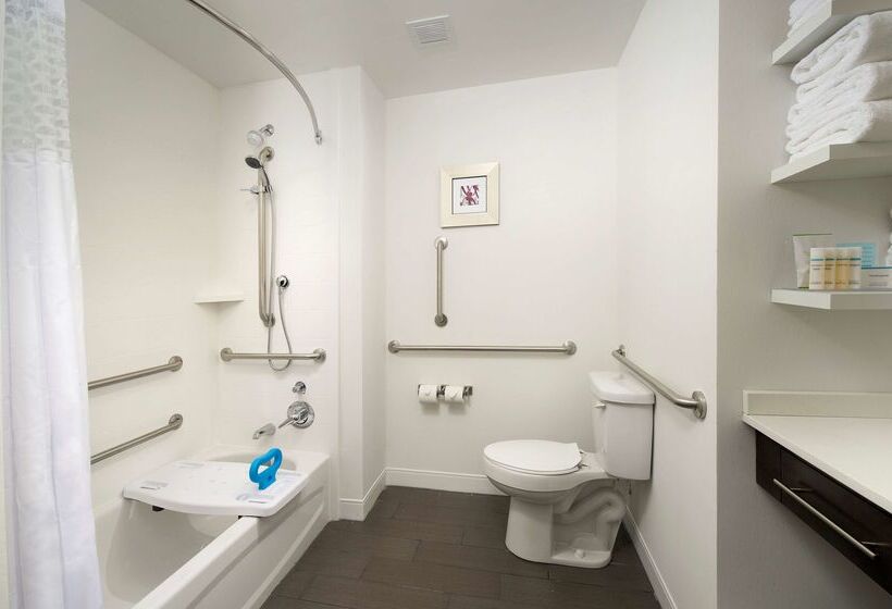 Отель Hampton Inn By Hilton Hattiesburg