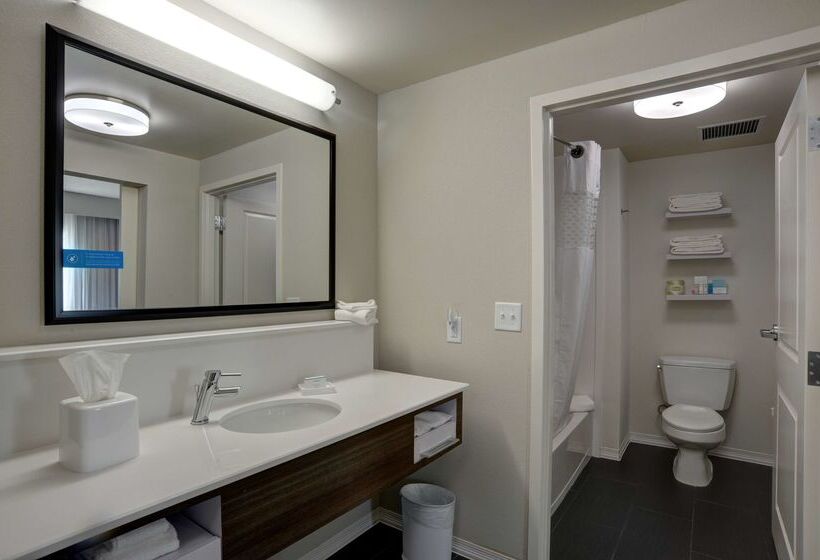 هتل Hampton Inn & Suites Ardmore