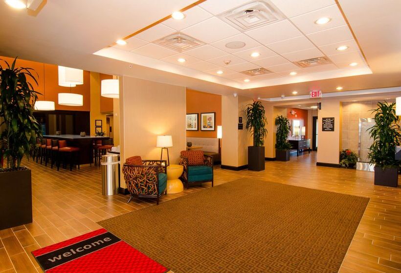 בית מלון כפרי Hampton Inn & Suites Huntsville