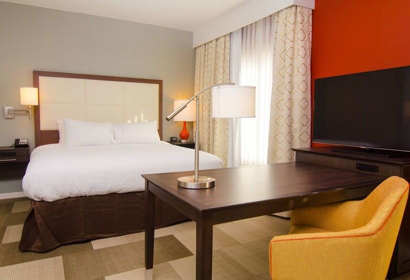 בית מלון כפרי Hampton Inn & Suites Huntsville