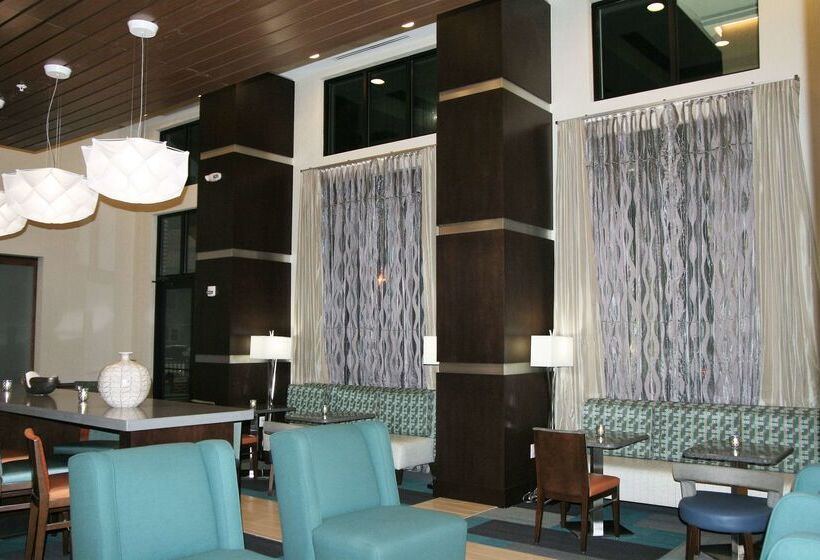 فندق Hampton Inn & Suites Rome