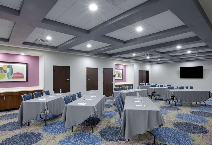 فندق Hampton Inn & Suites Tylersouth