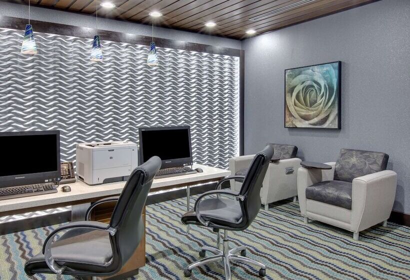 فندق Hampton Inn & Suites Tylersouth