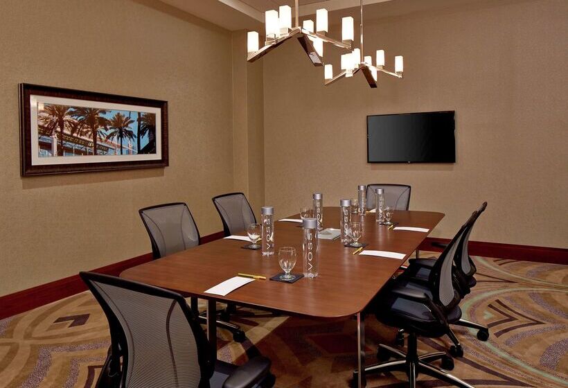 בית מלון כפרי Hilton Garden Inn Phoenix Downtown