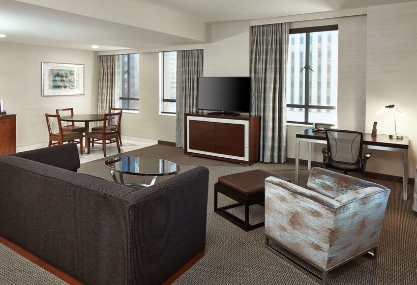 בית מלון כפרי Hilton Garden Inn Phoenix Downtown