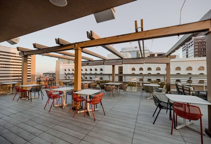 בית מלון כפרי Hilton Garden Inn Phoenix Downtown