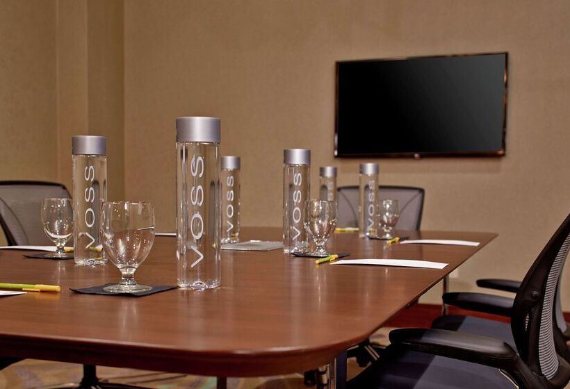 בית מלון כפרי Hilton Garden Inn Phoenix Downtown