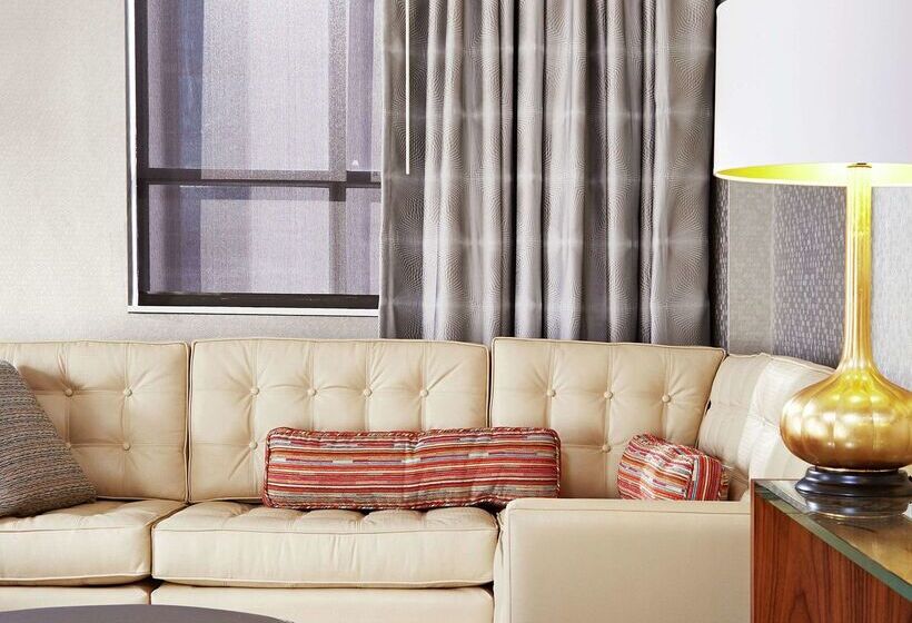 בית מלון כפרי Hilton Garden Inn Phoenix Downtown