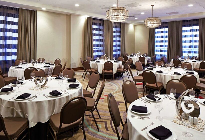 בית מלון כפרי Hilton Garden Inn Phoenix Downtown