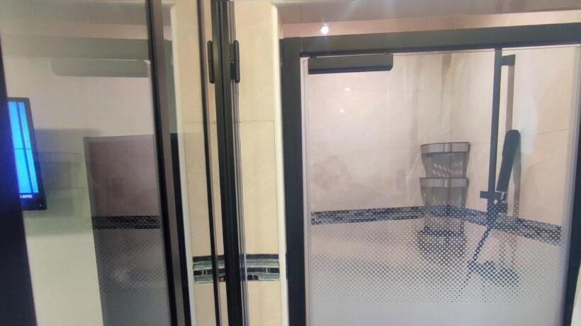 Отель Hôtel Moderne