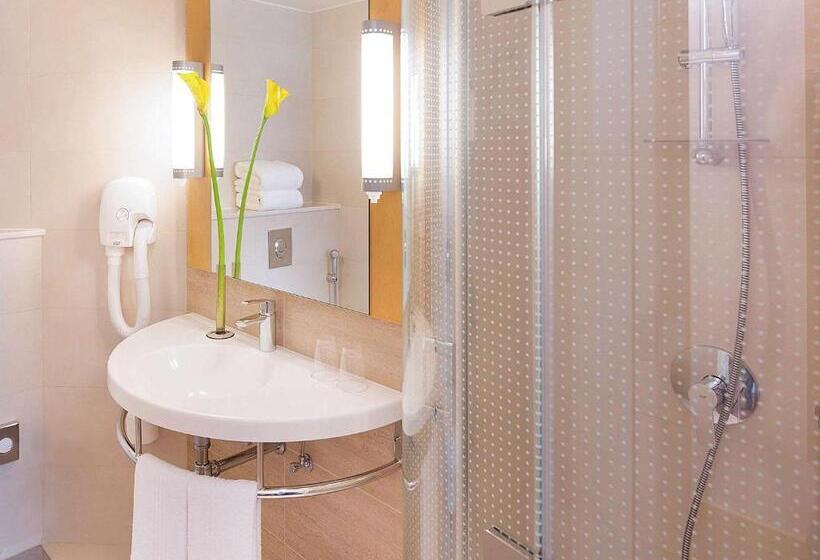 هتل Ibis One Central   World Trade Centre Dubai