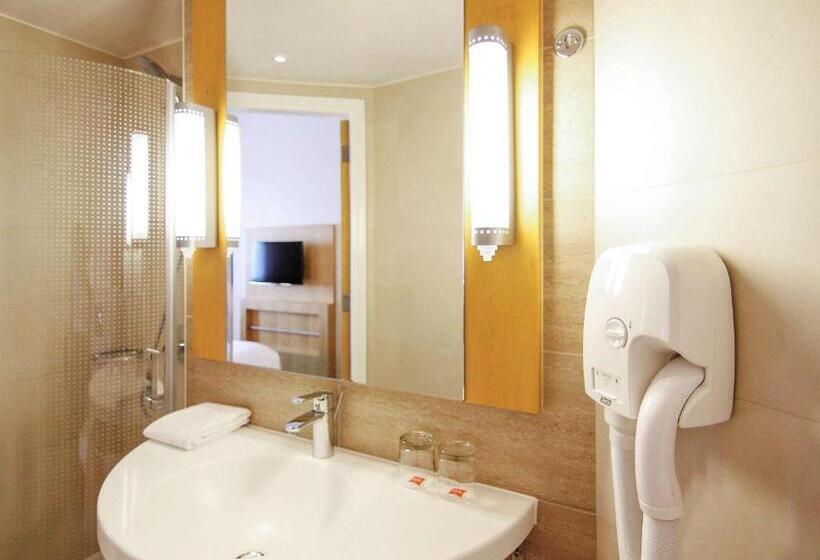 هتل Ibis One Central   World Trade Centre Dubai