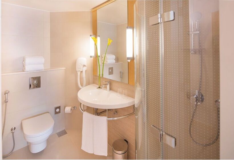 هتل Ibis One Central   World Trade Centre Dubai