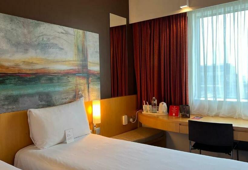 هتل Ibis One Central   World Trade Centre Dubai