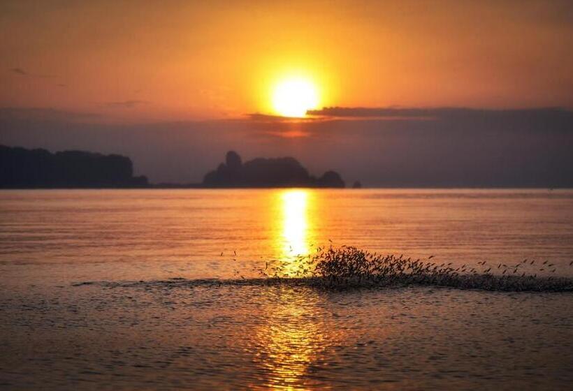 호텔 Just Fine Krabi