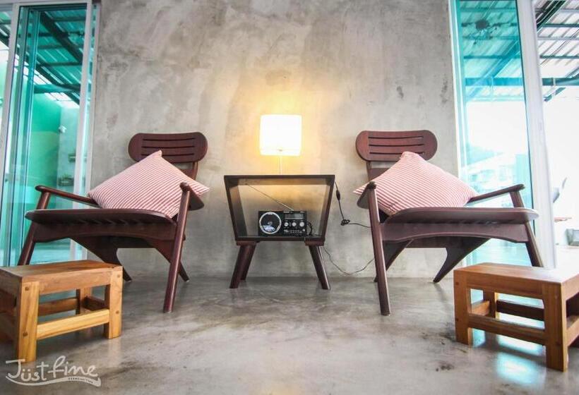 호텔 Just Fine Krabi