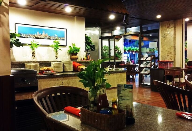 호텔 Karon Cafe  Inn