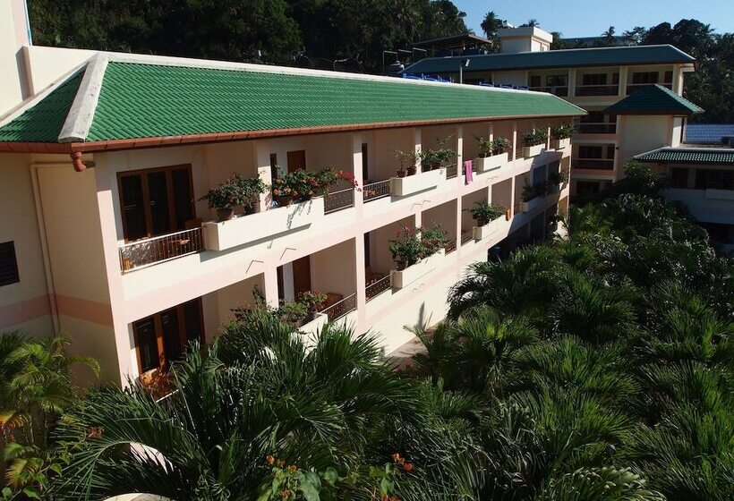 호텔 Karon Village