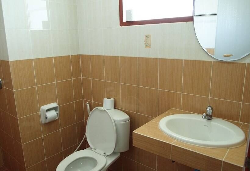 호텔 Karon Village