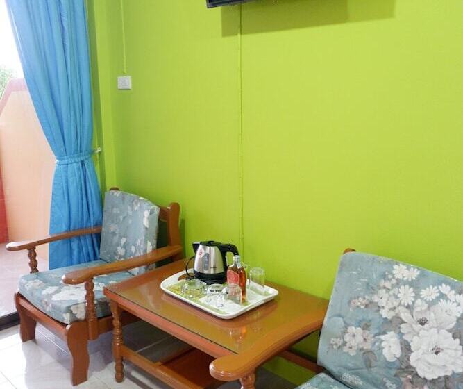 호텔 Karon Village