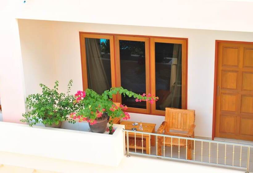 호텔 Karon Village