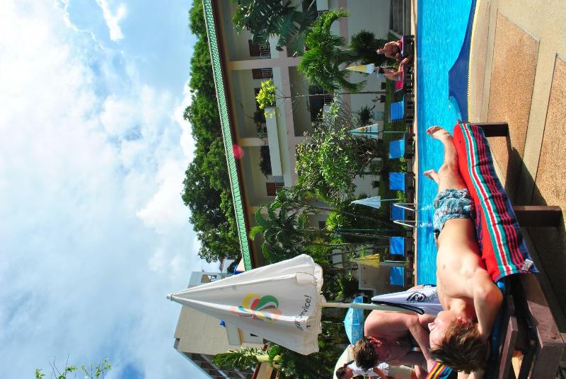 호텔 Karon Village