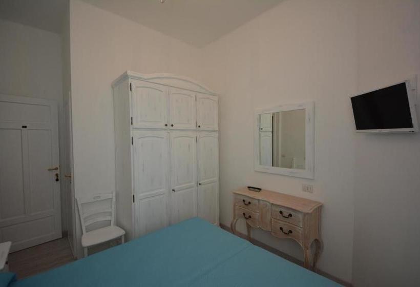 ホテル La Scogliera