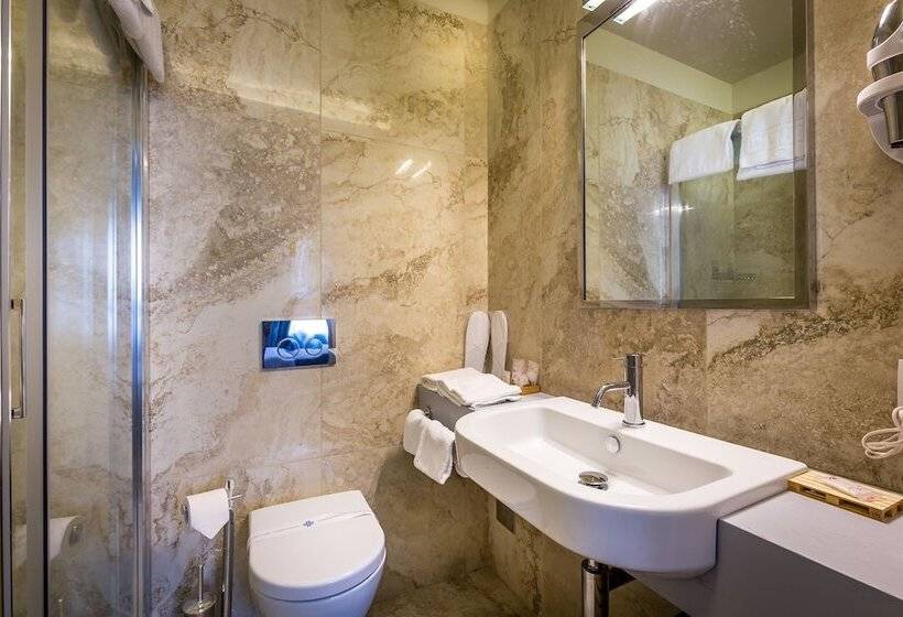 هتل La Torre Dei Salterelli