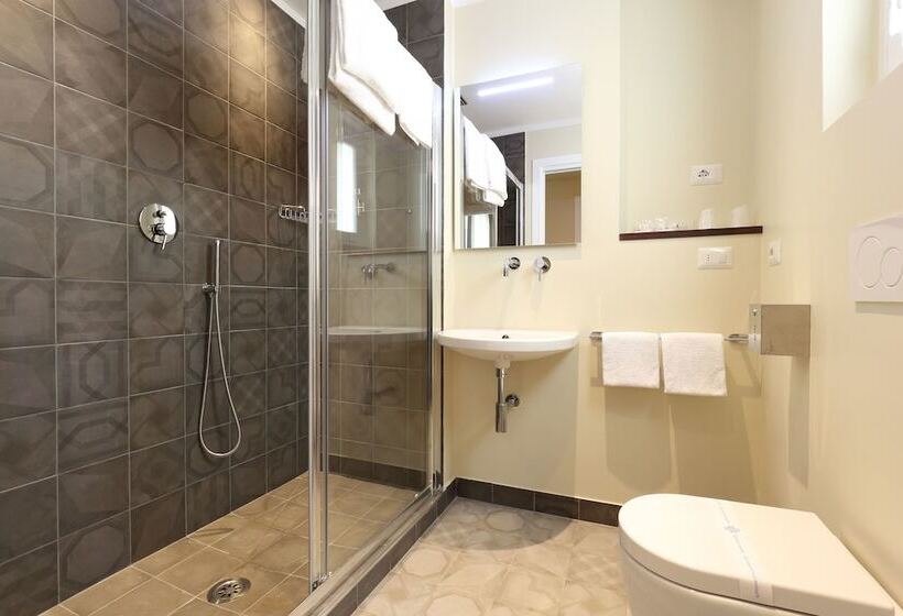 هتل La Torre Dei Salterelli