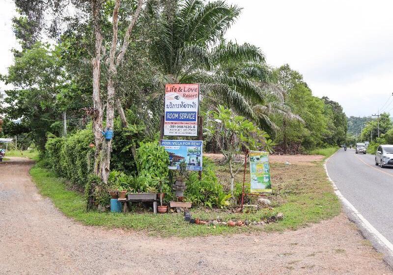 Отель Life And Love Resort