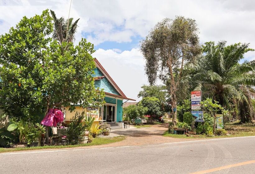 Отель Life And Love Resort