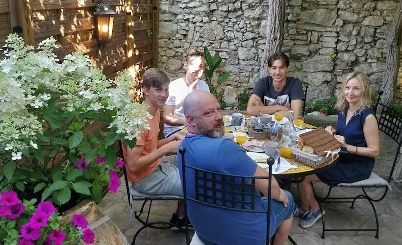 فندق Maison Carles Bnb