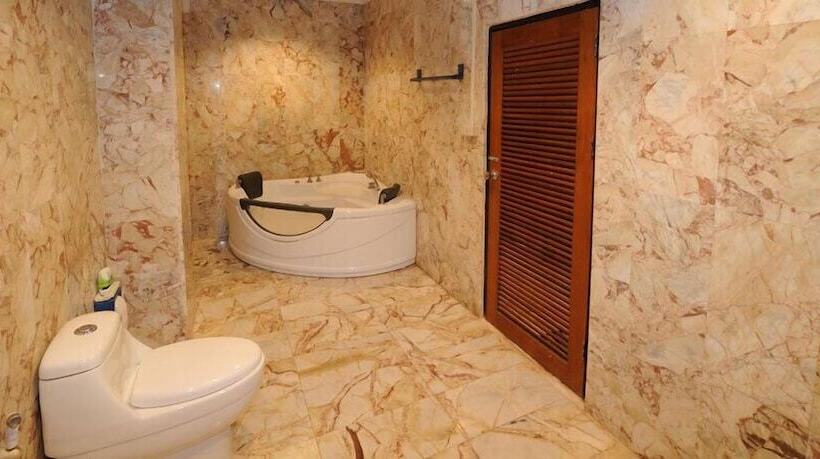 Отель Marina Inn Pattaya