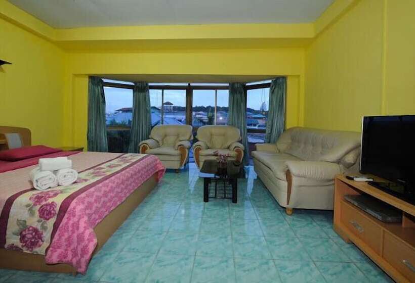 Отель Marina Inn Pattaya
