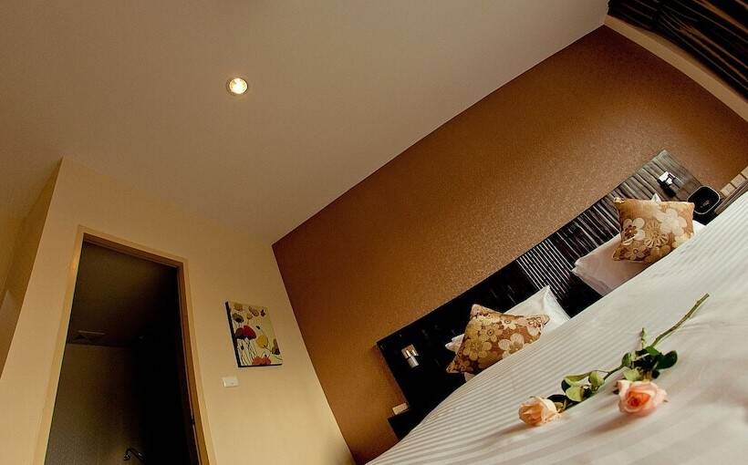 Отель Mellow Space Boutique Rooms