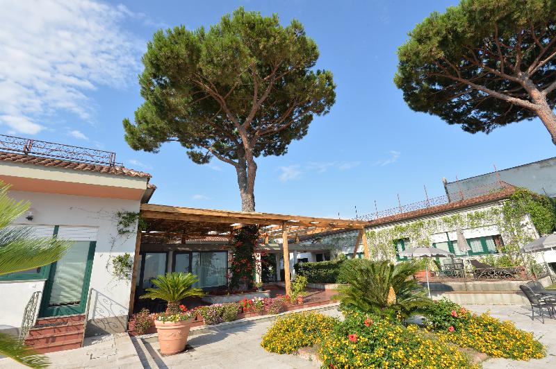 בית מלון כפרי Miramare Residence