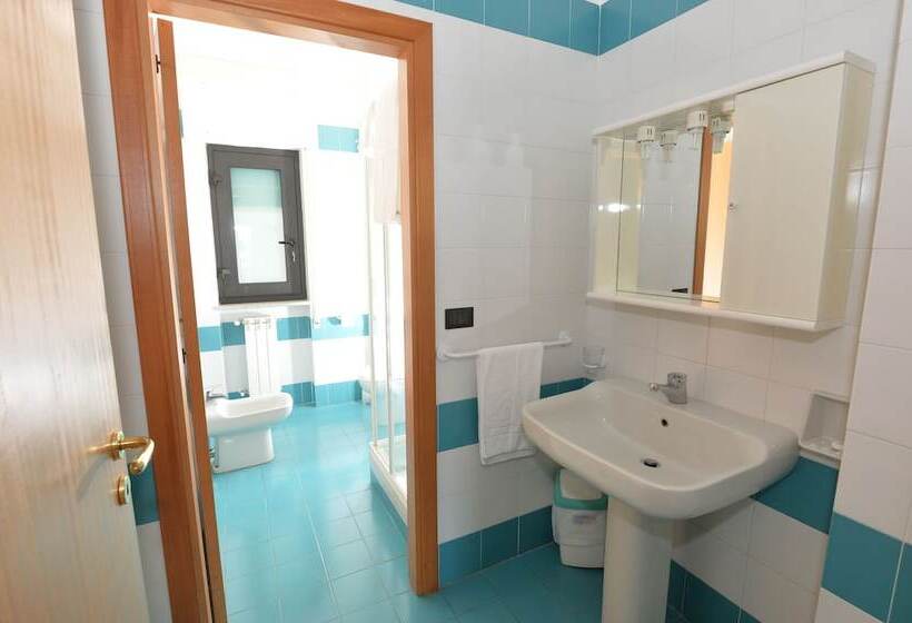 בית מלון כפרי Miramare Residence