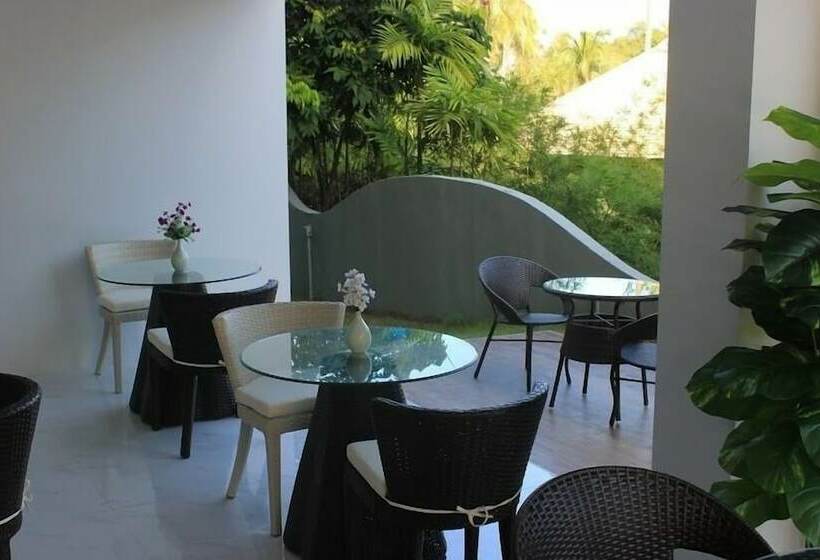 Отель Nantra Thongson Bay Resort & Villas