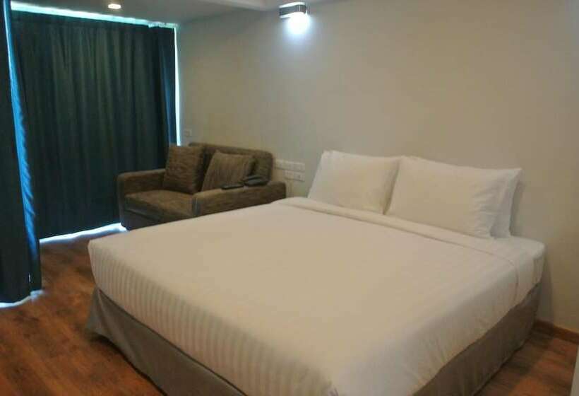 Отель Nantra Thongson Bay Resort & Villas