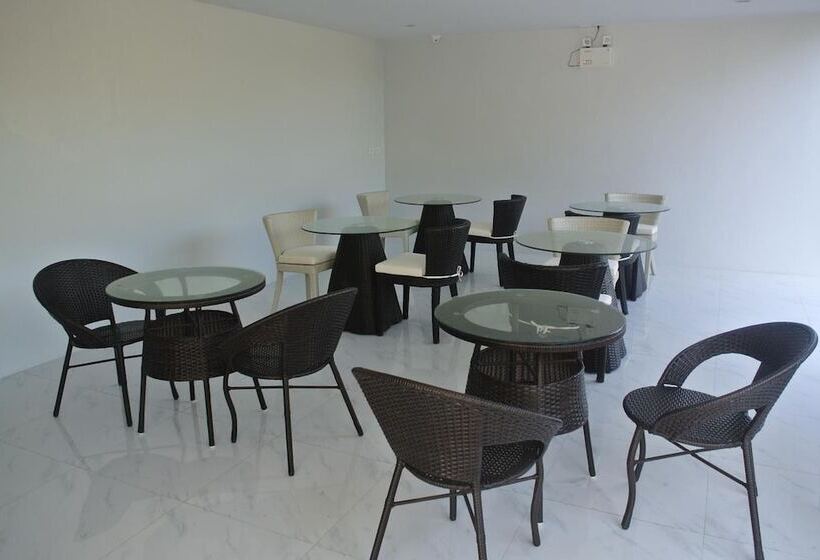 Отель Nantra Thongson Bay Resort & Villas