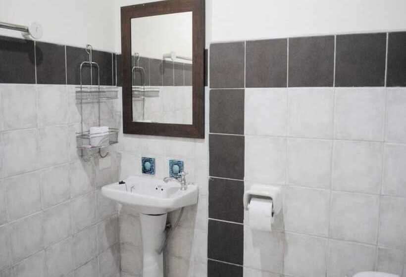 هتل Penzy Guest House