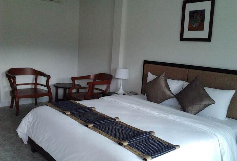 호텔 Phukamala Suite