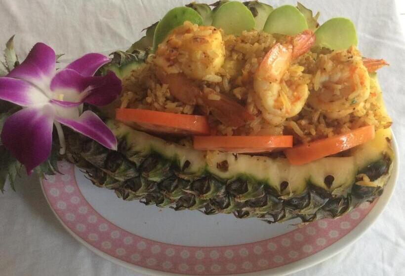 فندق Pineapple Guesthouse