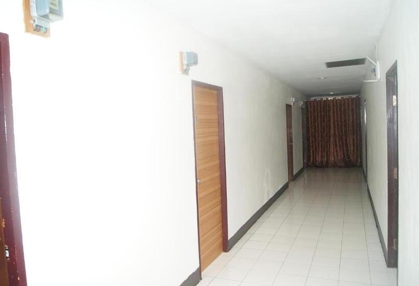 فندق Pineapple Guesthouse