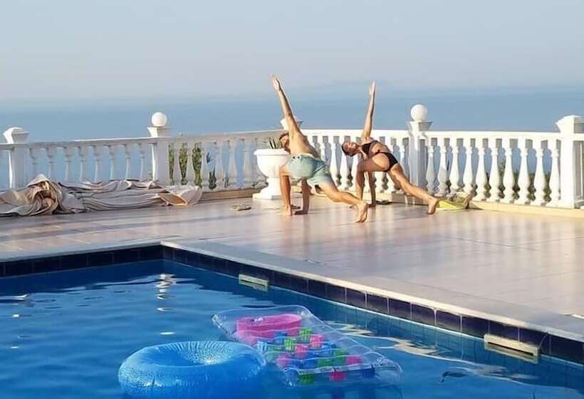 בית מלון כפרי Relax Dhermi