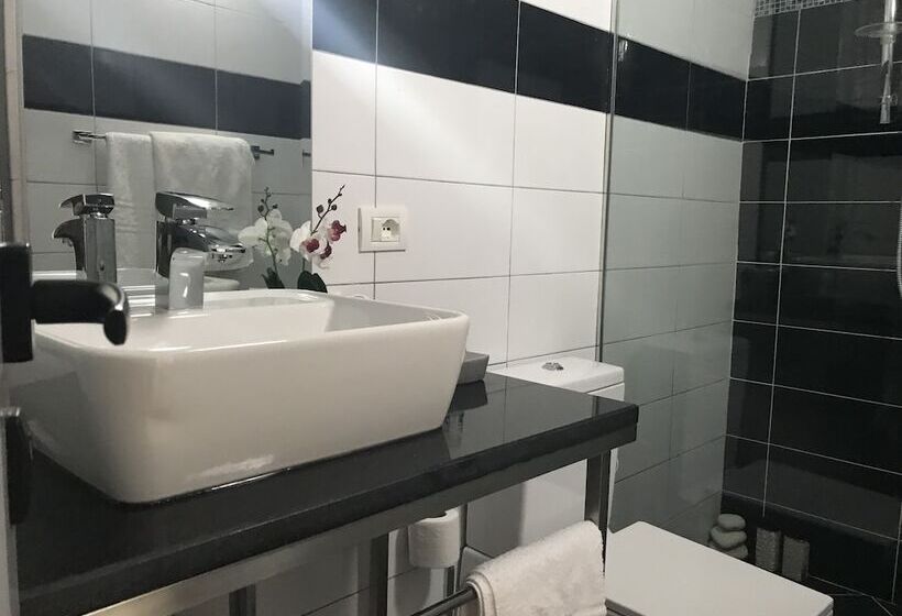 בית מלון כפרי Relax Dhermi