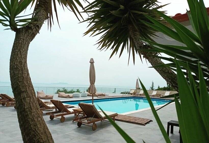 هتل Relax Dhermi