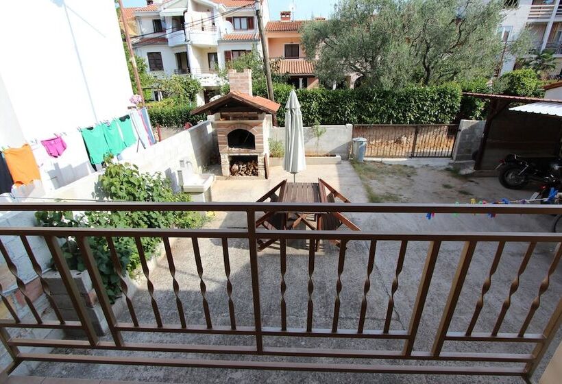 Отель Room And Apartments Mariza